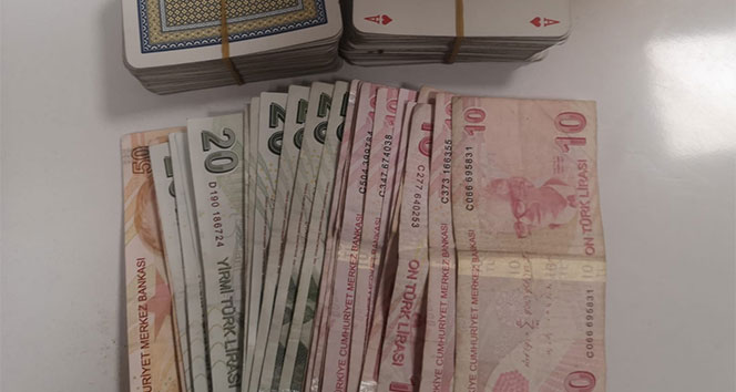 Bağcılar’da derneğe kumar baskını! 29 kişiye 100 bin lira ceza