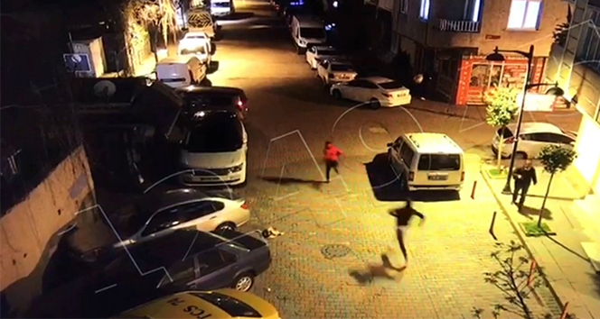 İstanbul’da amatör futbolcuya kapkaç dehşeti kamerada