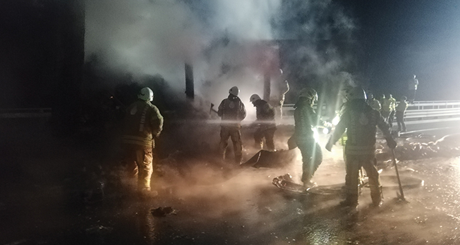 Kuzey Marmara Otoyolu’nda medikal maske yüklü tır dorsesinde yangın