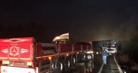 İki tırın çarpıştığı kazada Antalya-Konya karayolu trafiğe kapandı