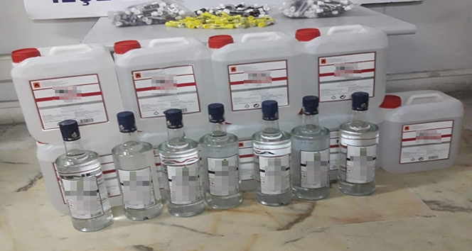 İzmir’de 52 litre etil alkol ele geçirildi